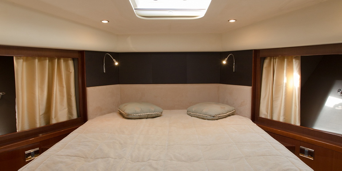 Продается моторная яхта PRINCESS 78 - VIP каюта